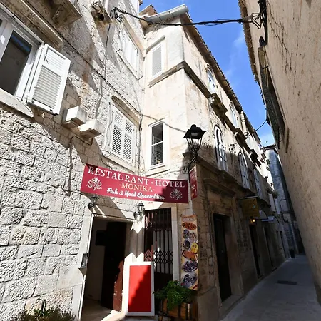 Palace Andreis Trogir